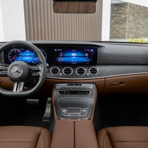 2023-mercedes-benz-e-class-sedan-dashboard-carbuzz-684421-1600